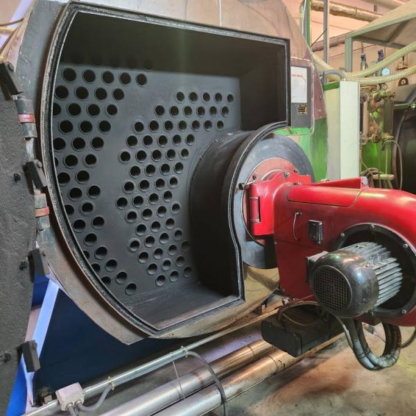 Inspección anual obligatoria de calderas de vapor en lavandería industrial